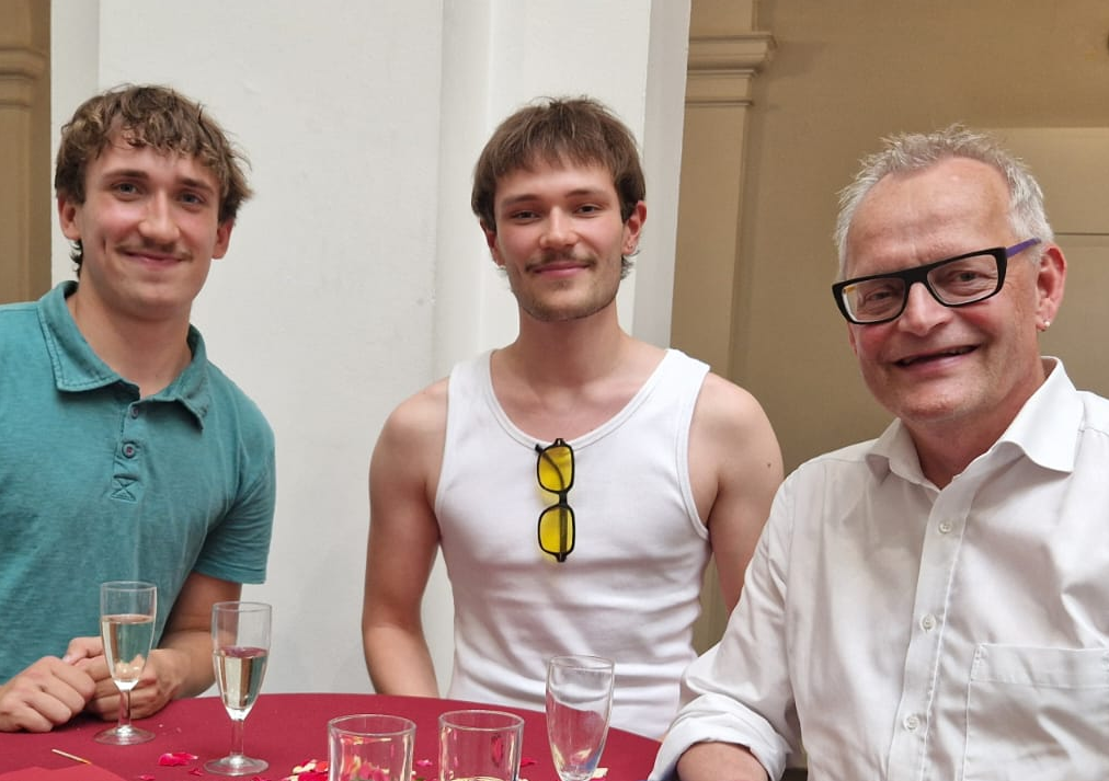 Gruppenbild mit den Preisträger des Prix Cluny und Herr Mérono